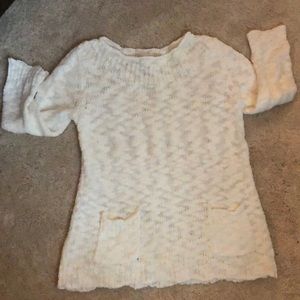 White 3/4 sleeved sweater